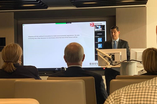 Frederik presenting research at Maritime Master finalist reception