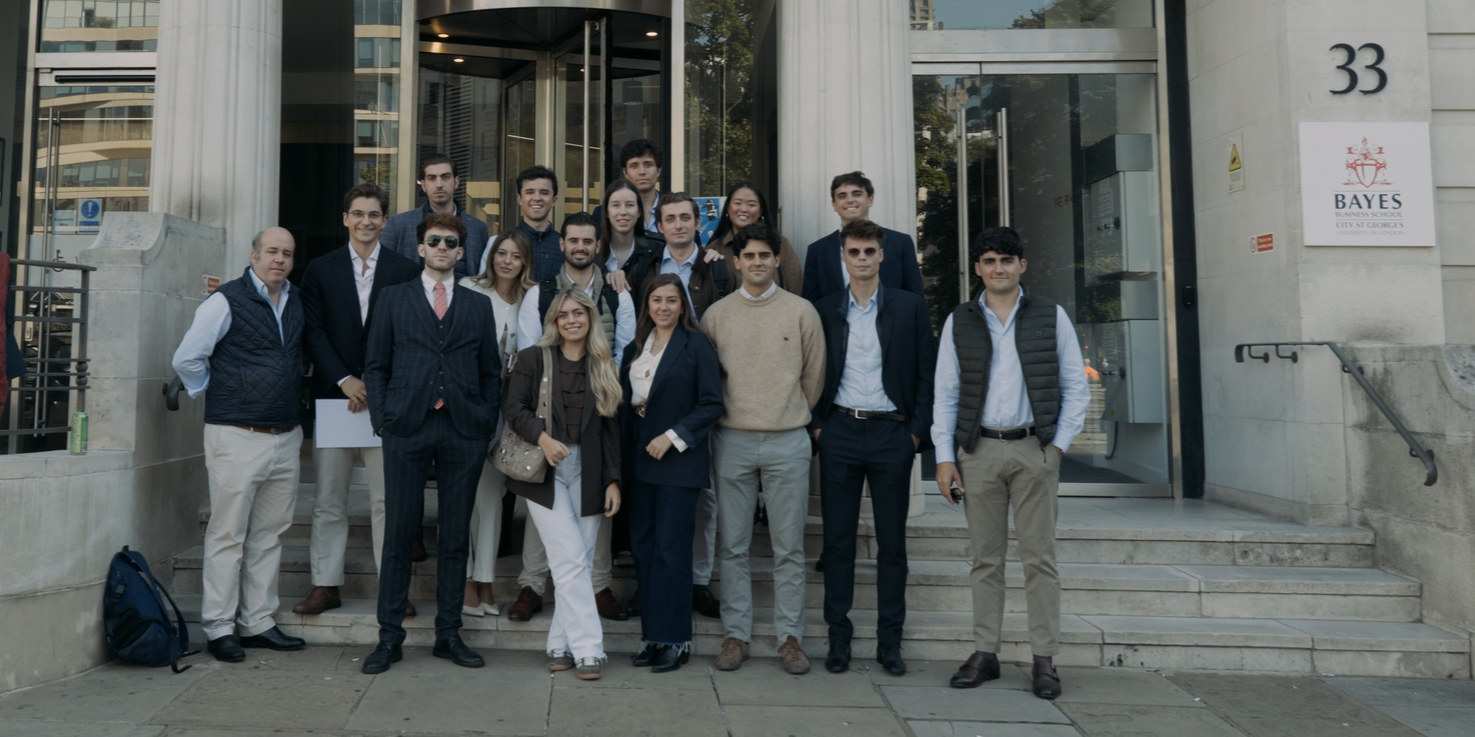 Institutio de Estudios Bursátiles (IEB) and Bayes Business School Executive Education Group Photo on the steps of Bayes
