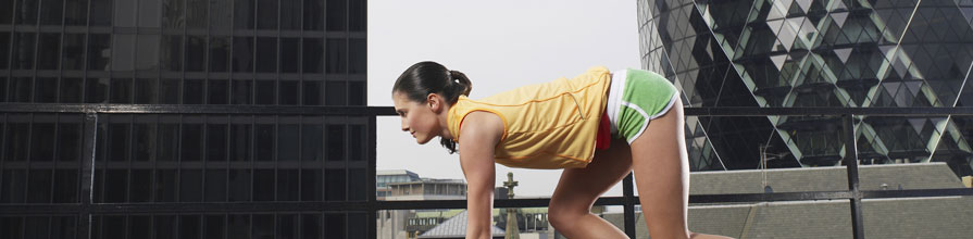 emale runner in start position