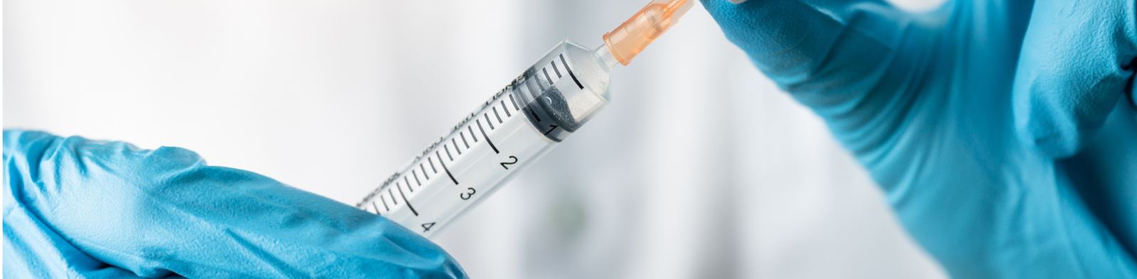 Doctor loading syringe for injection
