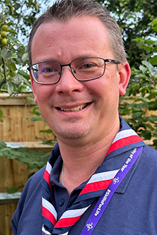 Profile photo of Chris Reed outside