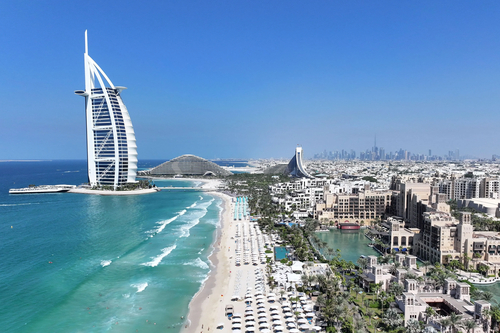 shutterstock_2551895645-Dubai-64033-Drone-Film-Artist.jpg