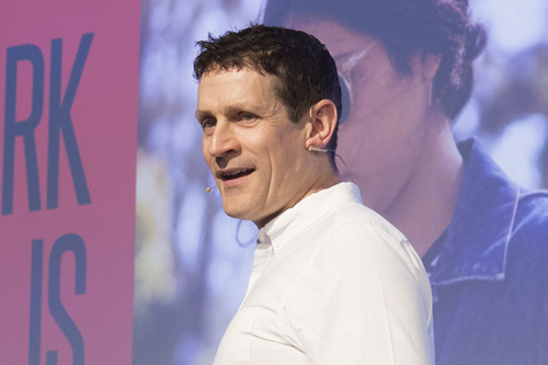 Bruce Daisley giving a presentation